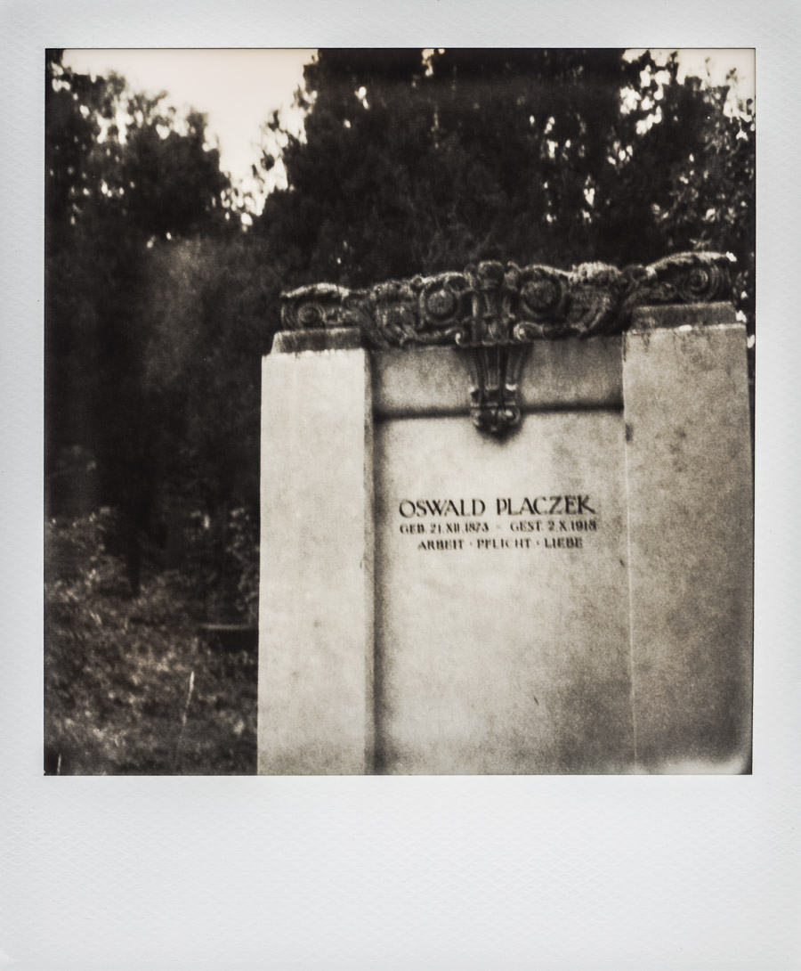 Wien - Zentralfriedhof, Juli 2018 Antje Kröger Fotokunst