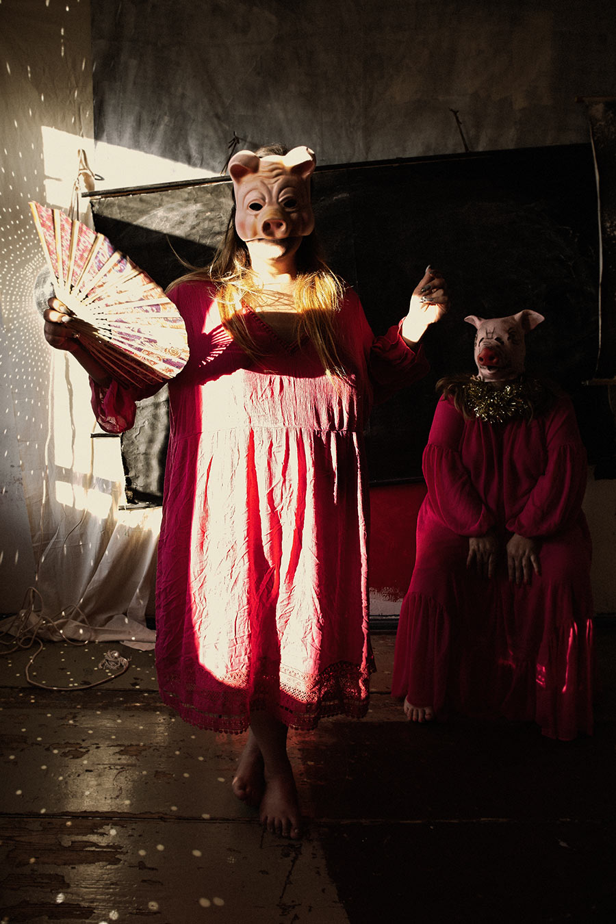schwein maske fotokunst antje kröger adipositas pink