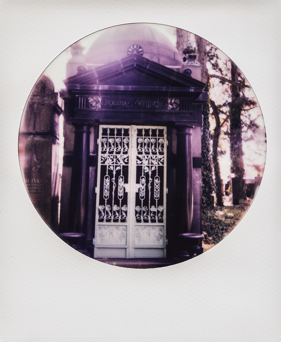 prag_polaroid10_fotokunst_antjekroeger_juedischerfriedhof