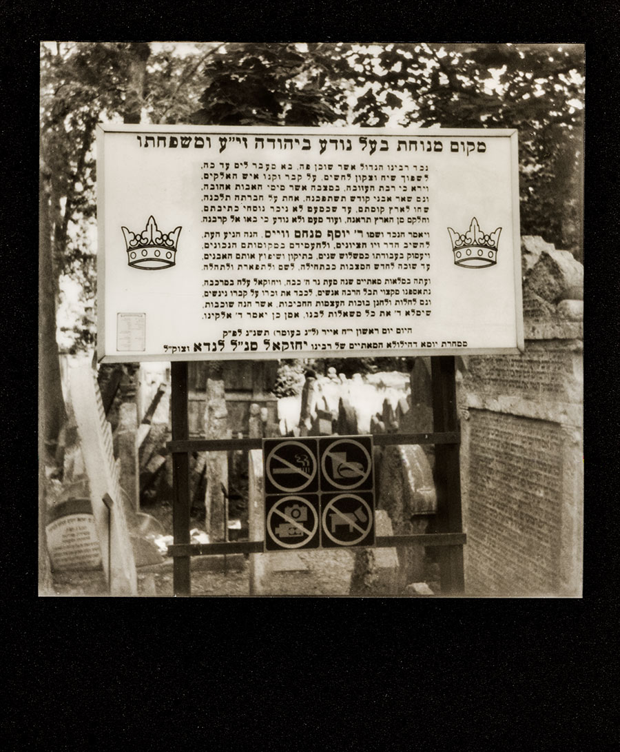 prag_polaroid7_fotokunst_antjekroeger_juedischerfriedhof