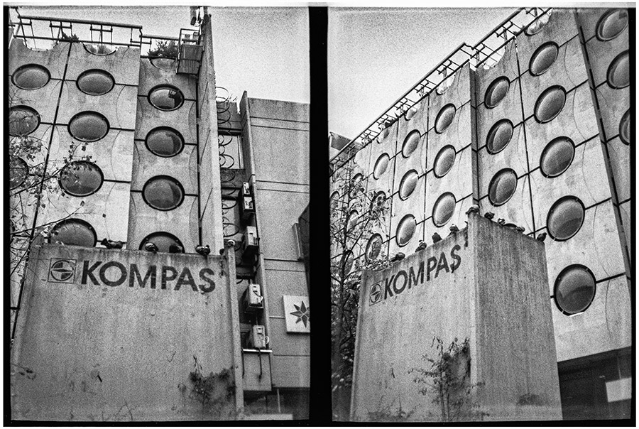 ljubljana4-brutalismus-kompass-analogefotografie-antjekroeger