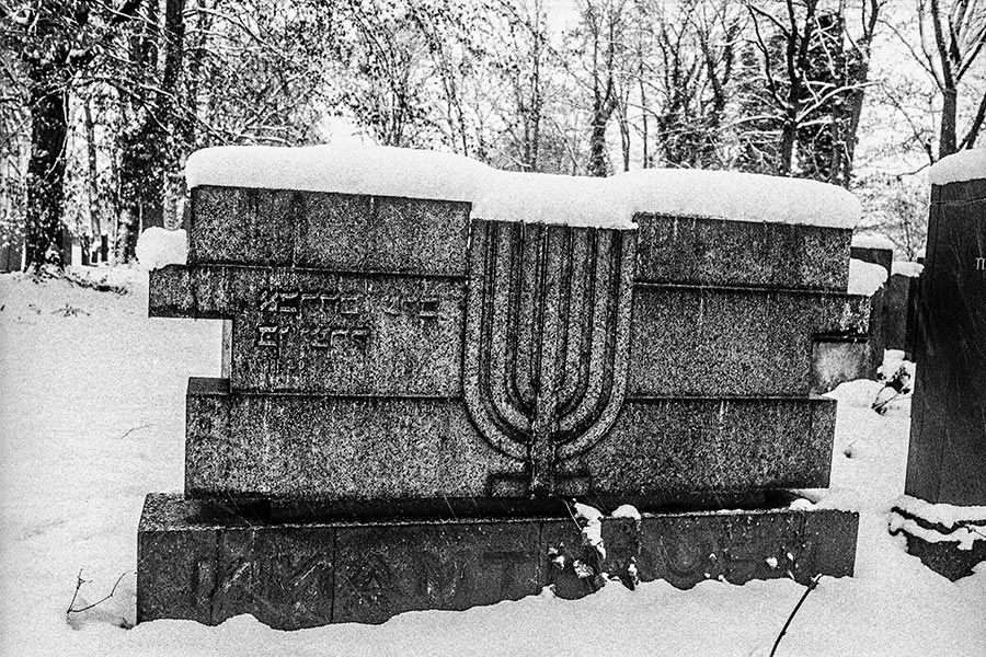 Neuer Israelitischer Friedhof leipzig-analogefotografie-antjekroeger