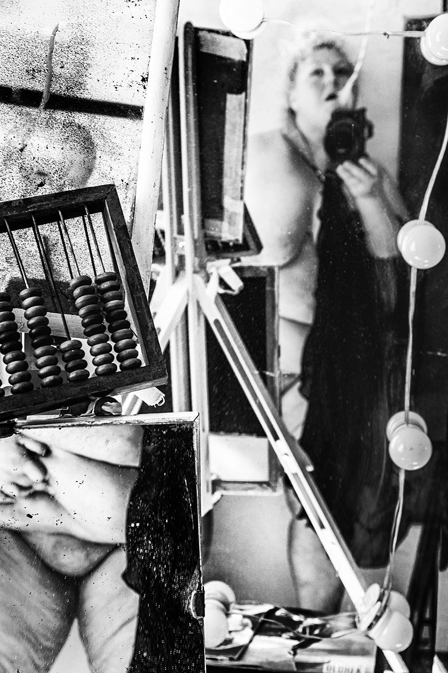 selbstporträt-fotokunst-dickefrau-spiegel
