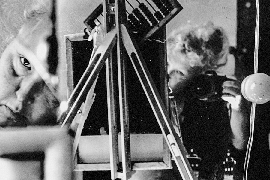 selbstporträt-fotokunst-dickefrau-spiegel