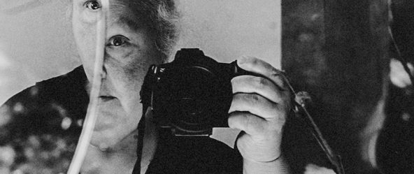 selbstporträt-fotokunst-dickefrau-spiegel