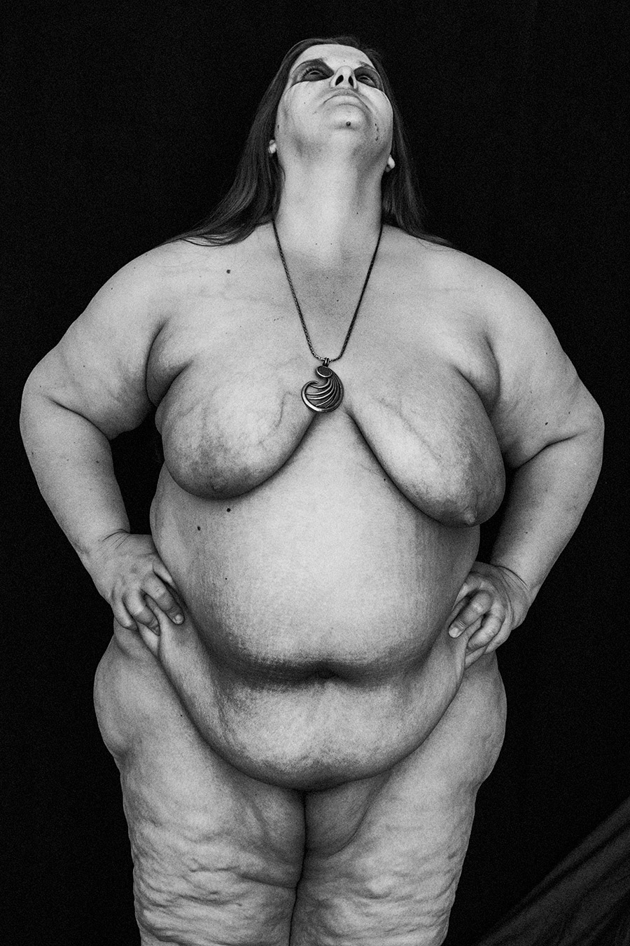 das-monument-dicke-frau-nackt-antjekroeger