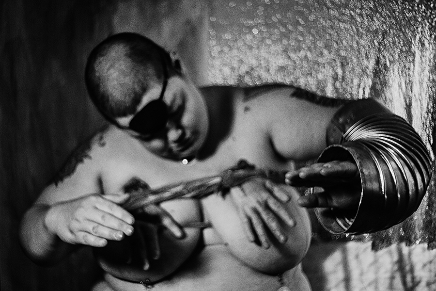 42-objektiv-schwarz-weiss-fotografie-seelen-mensch-maschine