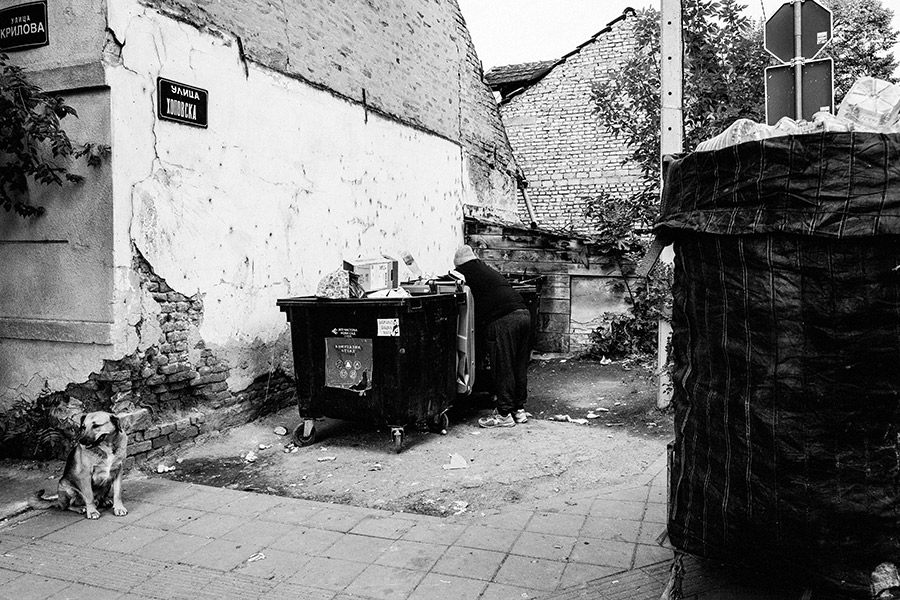 flaschensammler-novisad-serbien-balkan-reisefotografie-antjekroeger