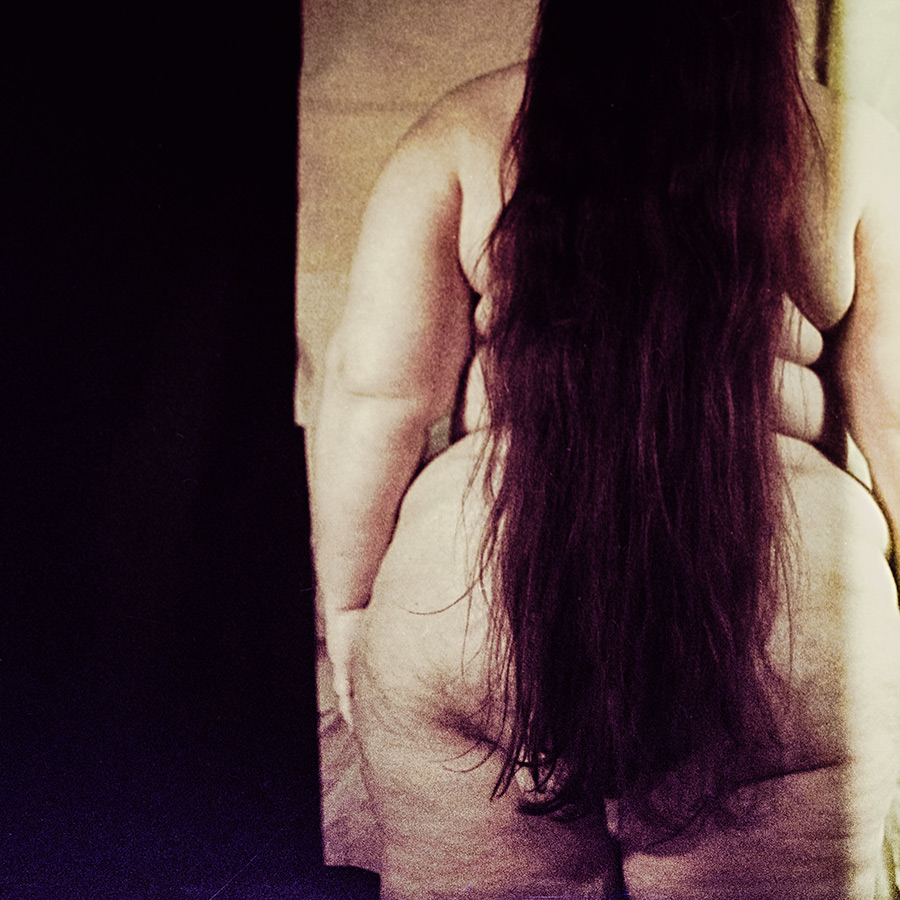 Zeitgenössische Aktfotografie, analoge Arbeit von Antje Kröger
