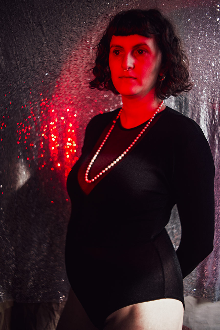 Sinnliches Glitzer-Porträt mit Discokugel der Fotografin Antje Kröger