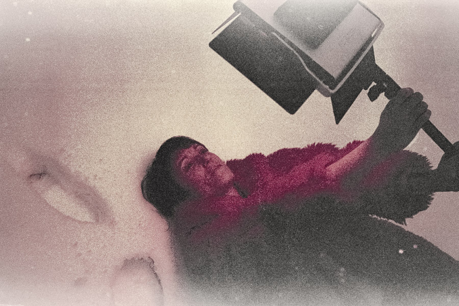 Farbfotografie, Frau mit Licht, experimentell, Kunstfotografie, surreal