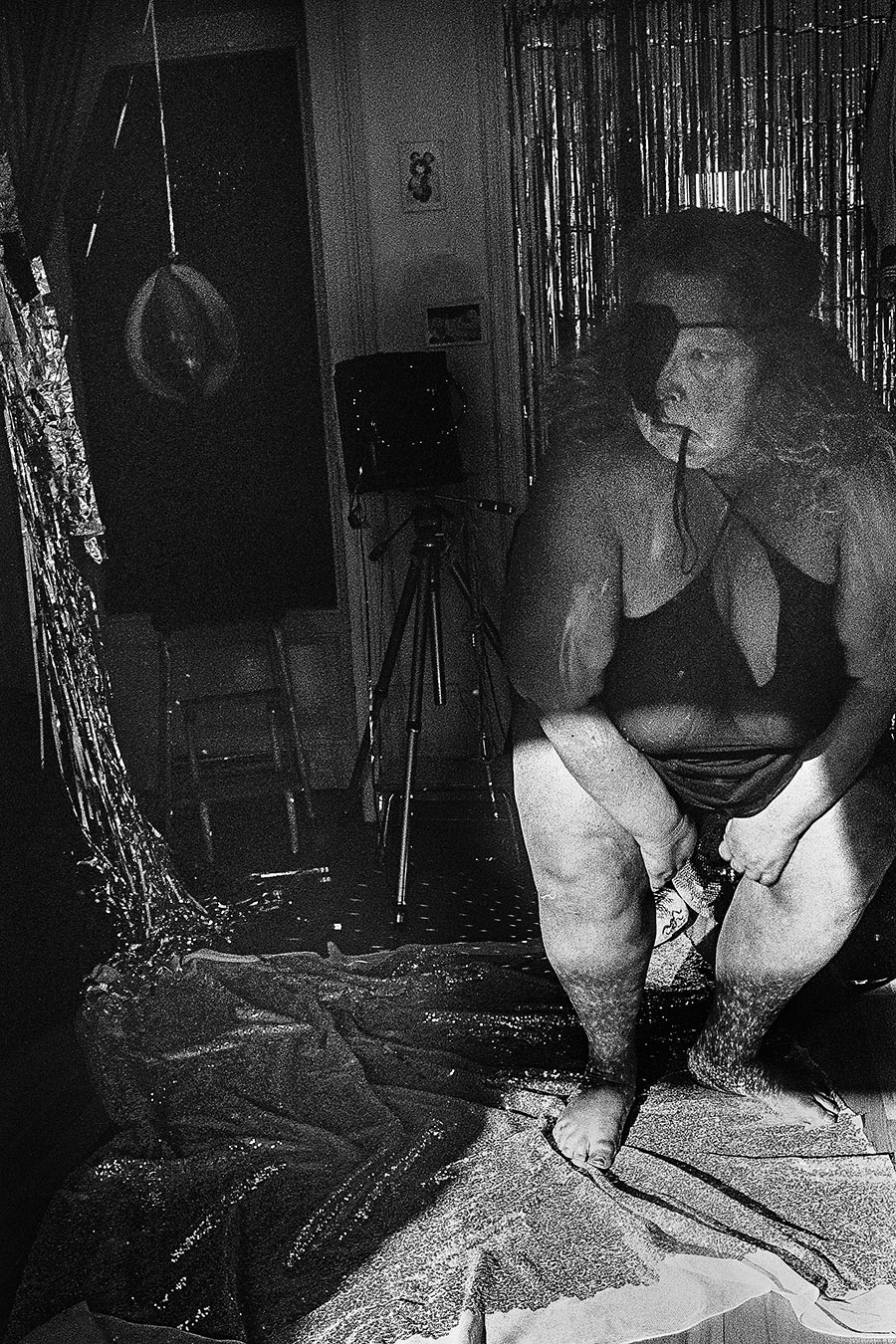 Selbstporträt fast kniend, Fomapan Ortho 400 gepusht, analog