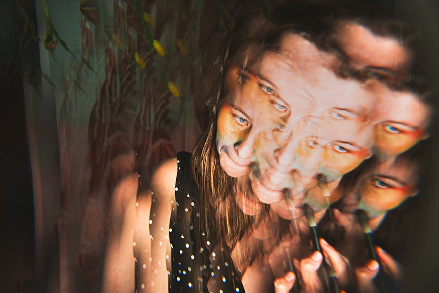 Mehrfachbelichtung Gesicht fragmentiert, Fotokunst Die Lücke