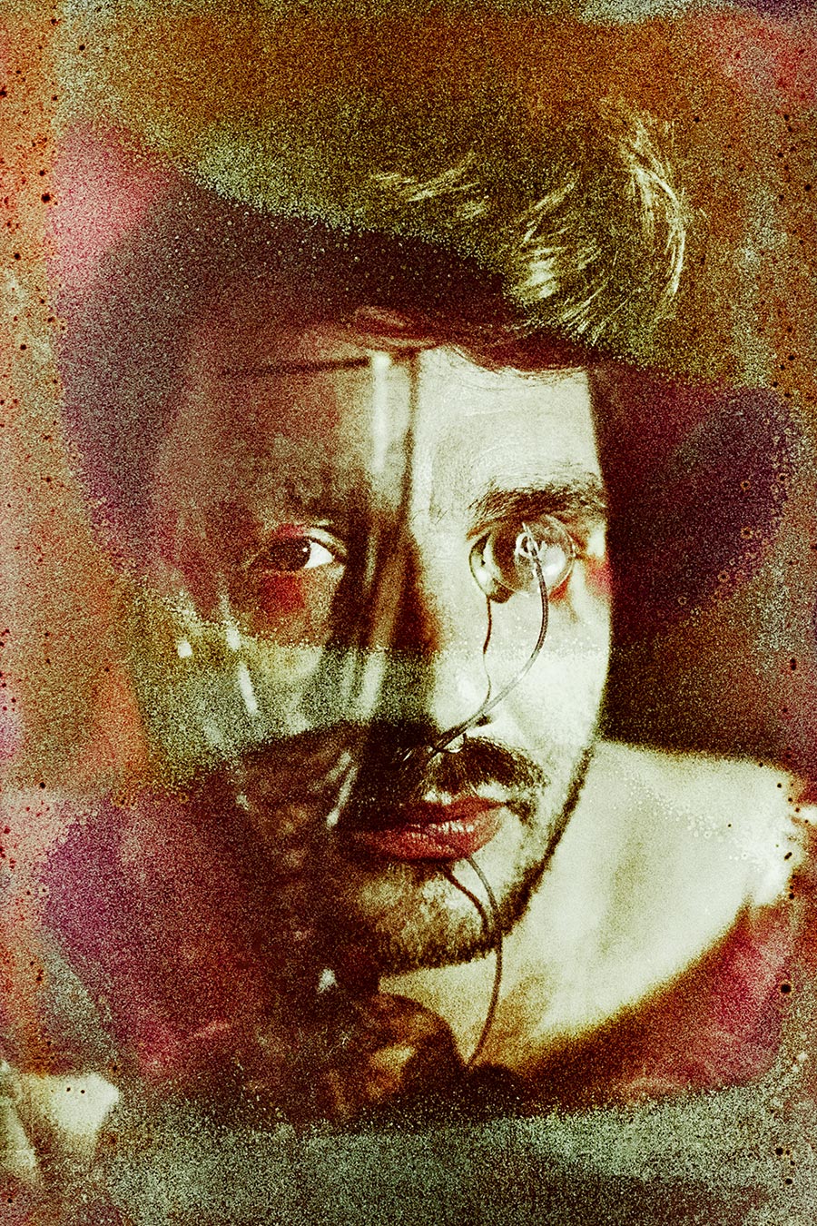 Doppelbelichtungsporträt mit Kneifer, Fujicolor Superia 1600 Filmsuppe, Fotografin Leipzig