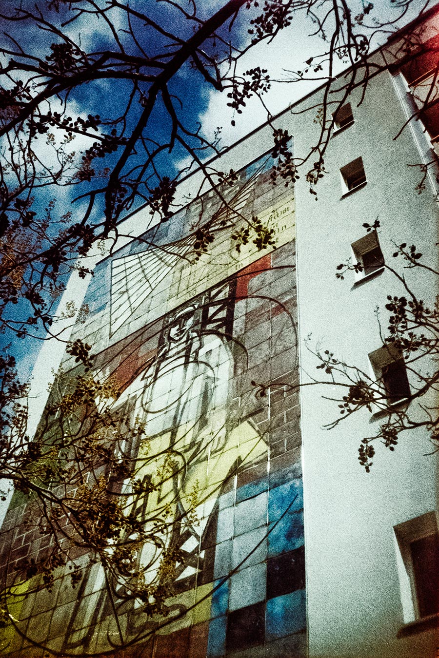 berlin-analogefotografie-agat18k-ddrmosaik-kunstambau2