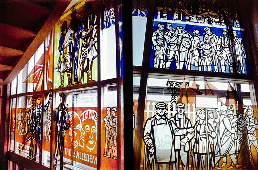 berlin-analogefotografie-agat18k-esmt-fensterbild-ddr