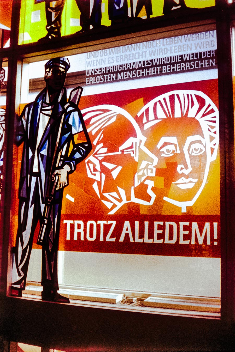 berlin-analogefotografie-agat18k-esmt-fensterbild-ddr5