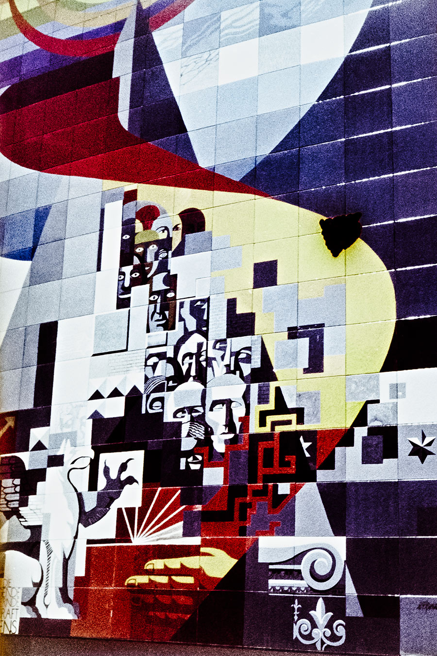 gera-ostdeutschland-analogefotografie-agat18k-ddrmosaik-ausschnitt