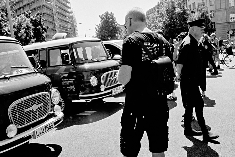 leichenwagenprozession-wgt2026-leipzig-analogefotografie4